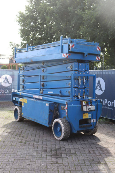 Holland lift COMBISTAR N-165EL12 - Plataforma de tijeras: foto 4 Holland lift COMBISTAR N-165EL12 - Plataforma de tijeras: foto 4