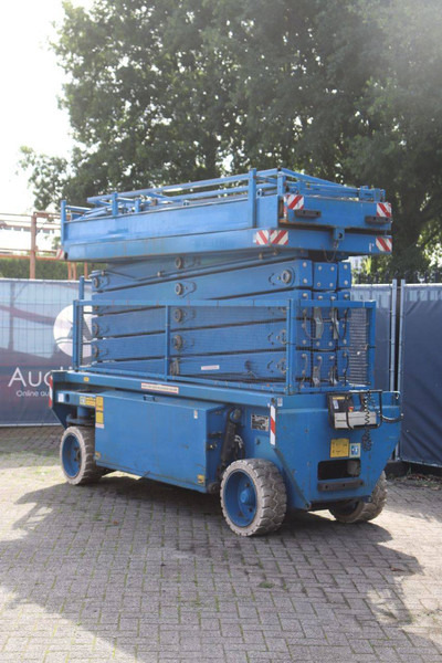 Holland lift Combistar N-165EL12 - Plataforma de tijeras: foto 4 Holland lift Combistar N-165EL12 - Plataforma de tijeras: foto 4