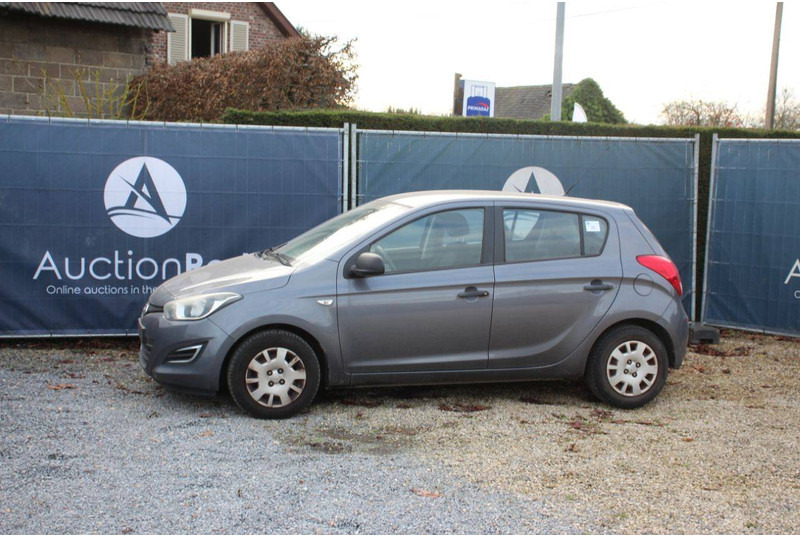 Hyundai i20 - Sedan: foto 1 Hyundai i20 - Sedan: foto 1