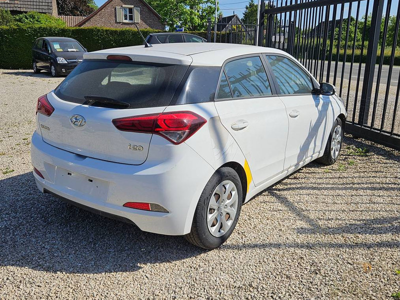Hyundai i20 (II) 1.2 - Sedan: foto 4 Hyundai i20 (II) 1.2 - Sedan: foto 4