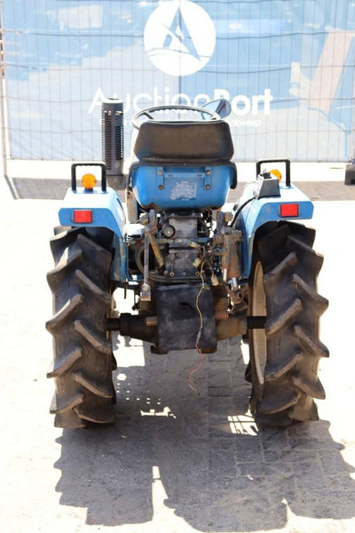 Iseki TU1600F - Tractor: foto 5 Iseki TU1600F - Tractor: foto 5