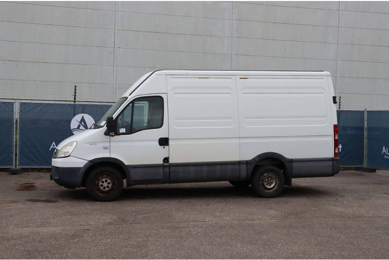 Iveco Daily 35S13 - Furgón: foto 1 Iveco Daily 35S13 - Furgón: foto 1