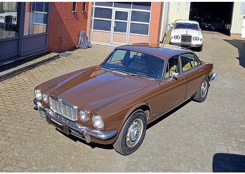 Jaguar 'XJ (series II) 4.2 Automatic - Sedan: foto 2 Jaguar 'XJ (series II) 4.2 Automatic - Sedan: foto 2