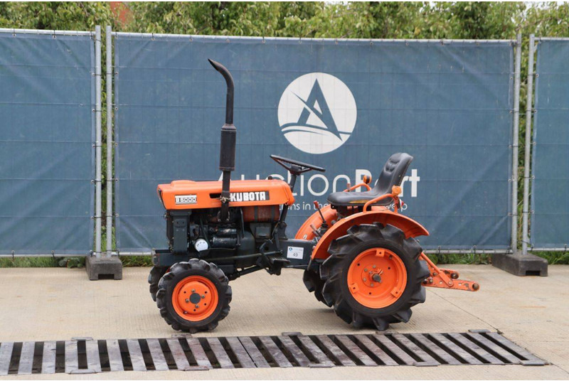 Kubota B5000 - Tractor: foto 1 Kubota B5000 - Tractor: foto 1