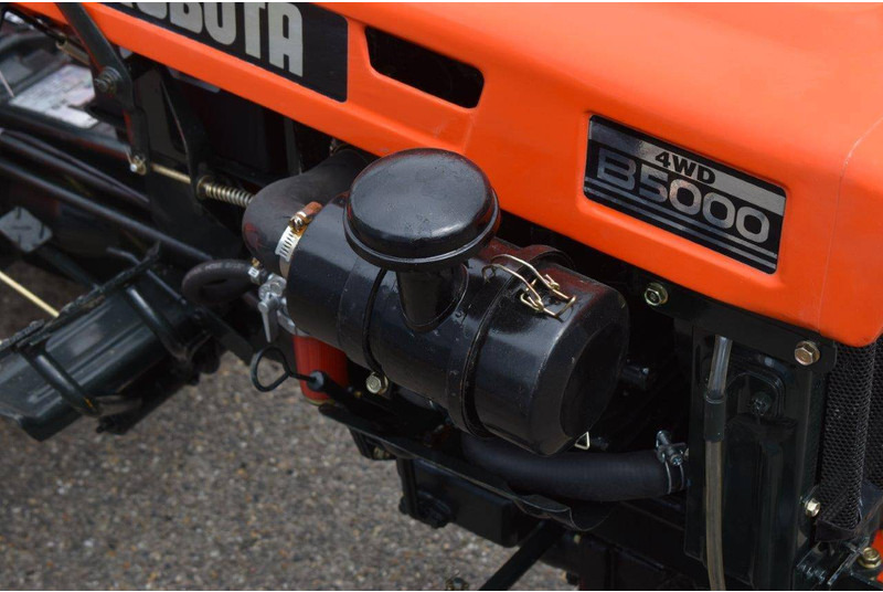 Tractor Kubota B5000: foto 10 Tractor Kubota B5000: foto 10