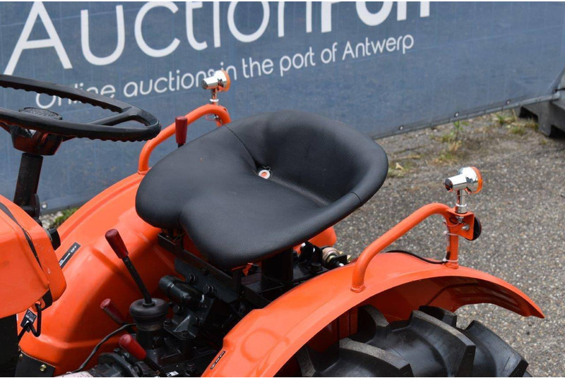 Tractor Kubota B5000: foto 12 Tractor Kubota B5000: foto 12