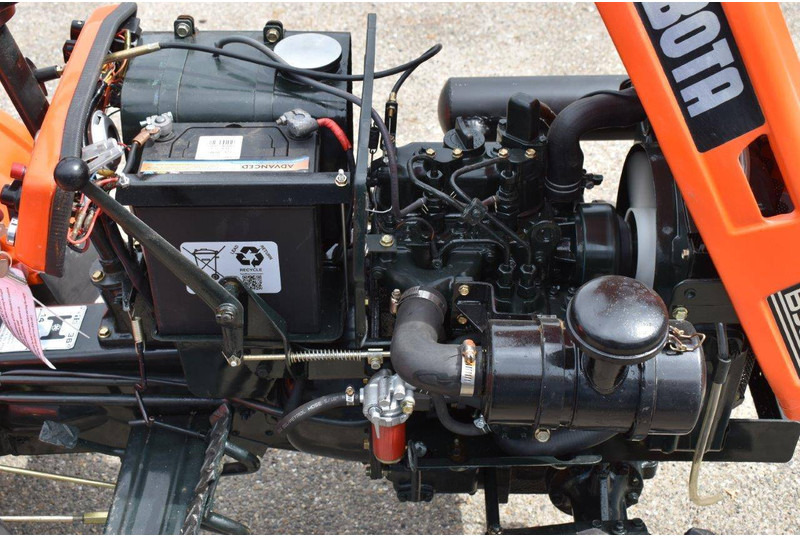 Tractor Kubota B5000: foto 19 Tractor Kubota B5000: foto 19