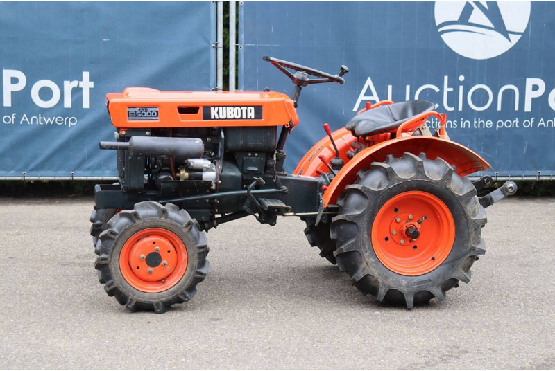 Kubota B5000 - Tractor: foto 1 Kubota B5000 - Tractor: foto 1