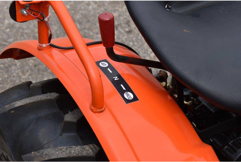 Tractor Kubota B5000: foto 11 Tractor Kubota B5000: foto 11