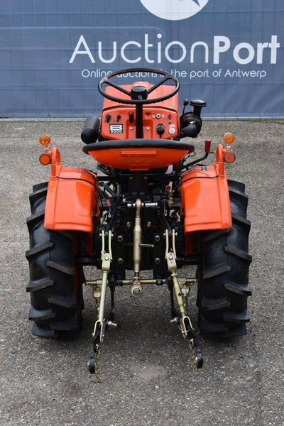 Tractor Kubota B5000: foto 6 Tractor Kubota B5000: foto 6