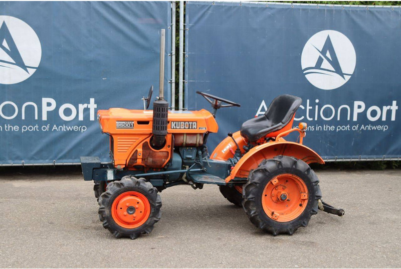Kubota B5001 - Tractor: foto 1 Kubota B5001 - Tractor: foto 1