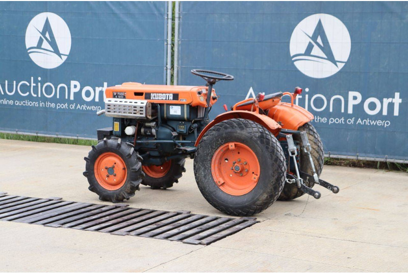 Kubota B7000 - Tractor: foto 3 Kubota B7000 - Tractor: foto 3