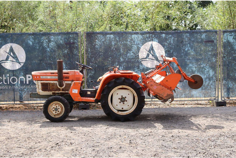 Kubota ZB1600 - Tractor: foto 2 Kubota ZB1600 - Tractor: foto 2