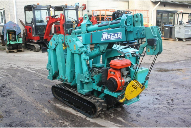 Maeda 205 - Grúa sobre orugas: foto 4 Maeda 205 - Grúa sobre orugas: foto 4