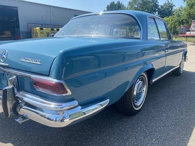 Mercedes-Benz 220 SE coupe Automatic - Sedan: foto 3 Mercedes-Benz 220 SE coupe Automatic - Sedan: foto 3