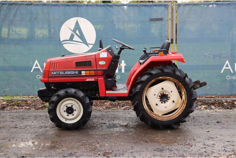 Mitsubishi MT20D - Tractor: foto 2 Mitsubishi MT20D - Tractor: foto 2