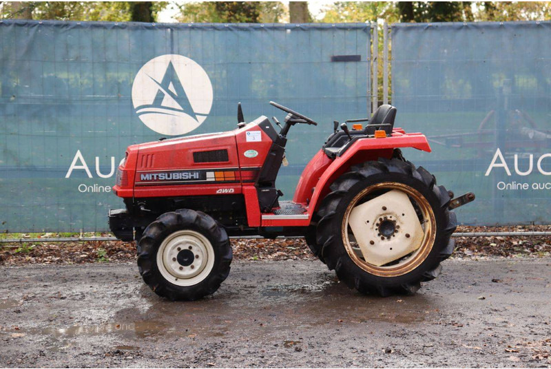Mitsubishi MT20D - Tractor: foto 1 Mitsubishi MT20D - Tractor: foto 1