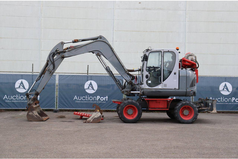 Neuson 9503 WD - Excavadora de ruedas: foto 2 Neuson 9503 WD - Excavadora de ruedas: foto 2