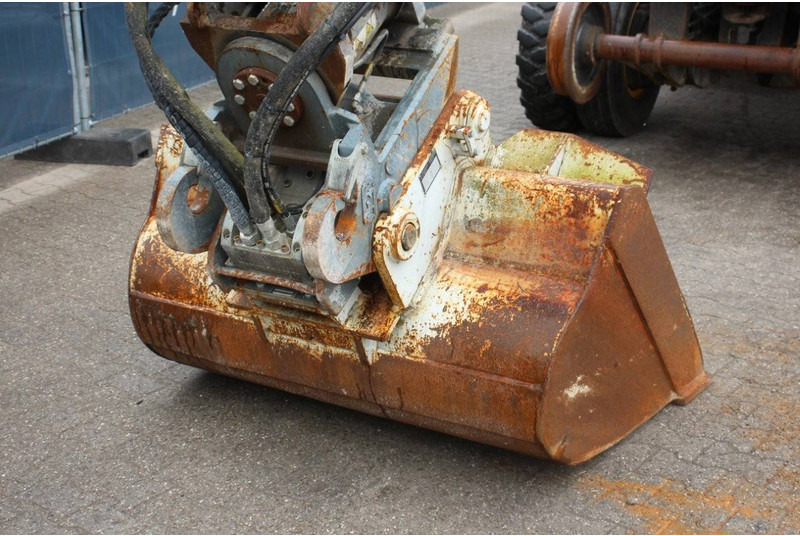 Excavadora de ruedas New Holland MH5 Plus: foto 13 Excavadora de ruedas New Holland MH5 Plus: foto 13