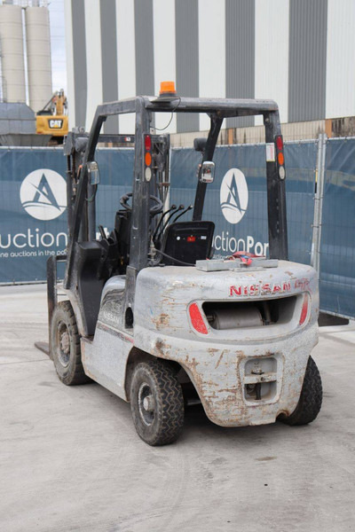 Nissan PL02 - Carretilla elevadora de gas: foto 4 Nissan PL02 - Carretilla elevadora de gas: foto 4