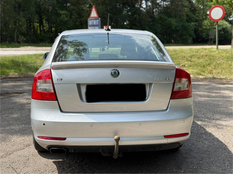 Škoda Octavia 1.6 TDI - Sedan: foto 5 Škoda Octavia 1.6 TDI - Sedan: foto 5