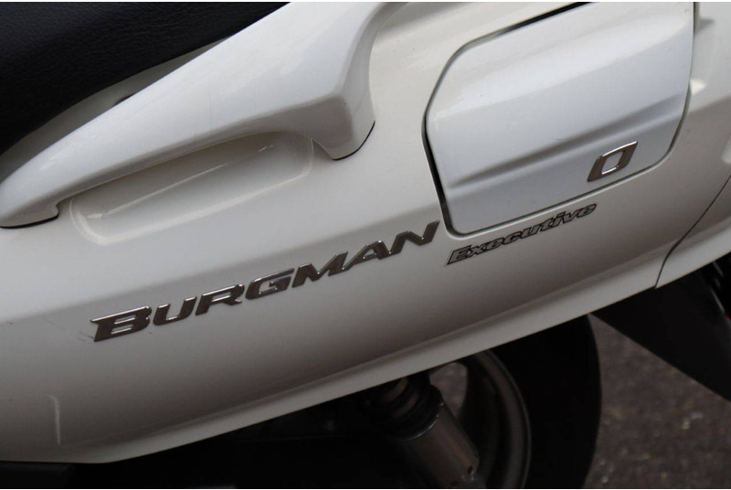 Motocicleta Suzuki Burgman 650 Executive: foto 15 Motocicleta Suzuki Burgman 650 Executive: foto 15