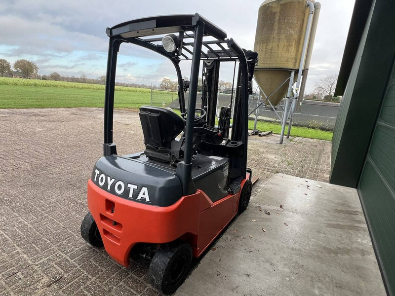 Toyota 8FBM28T - Carretilla elevadora eléctrica: foto 5 Toyota 8FBM28T - Carretilla elevadora eléctrica: foto 5