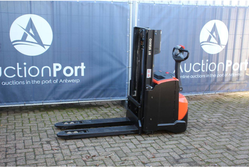 Toyota SWE200D - Apilador: foto 1 Toyota SWE200D - Apilador: foto 1