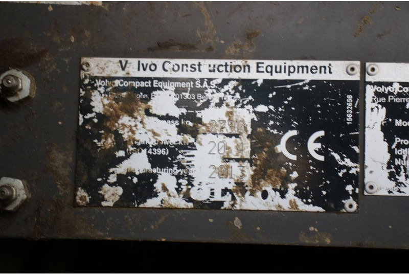 Excavadora de cadenas Volvo EC27C: foto 15