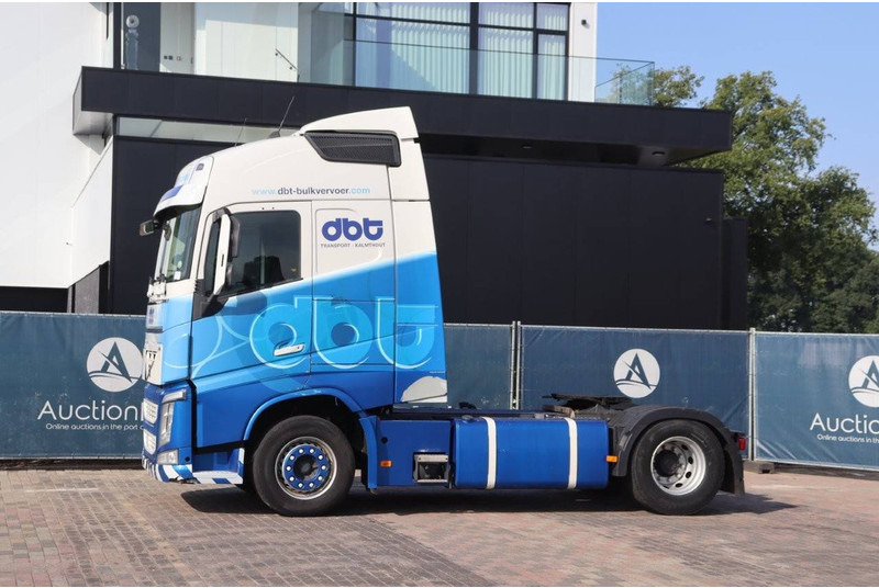 Volvo FH - Camión chasis: foto 1 Volvo FH - Camión chasis: foto 1