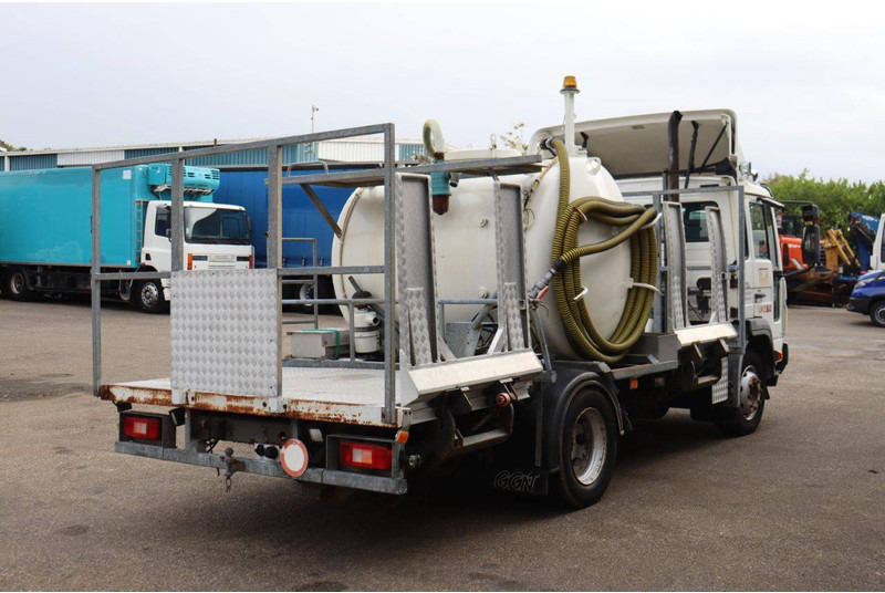 Volvo FL6 FL6 L428 - Camión caja cerrada: foto 5 Volvo FL6 FL6 L428 - Camión caja cerrada: foto 5