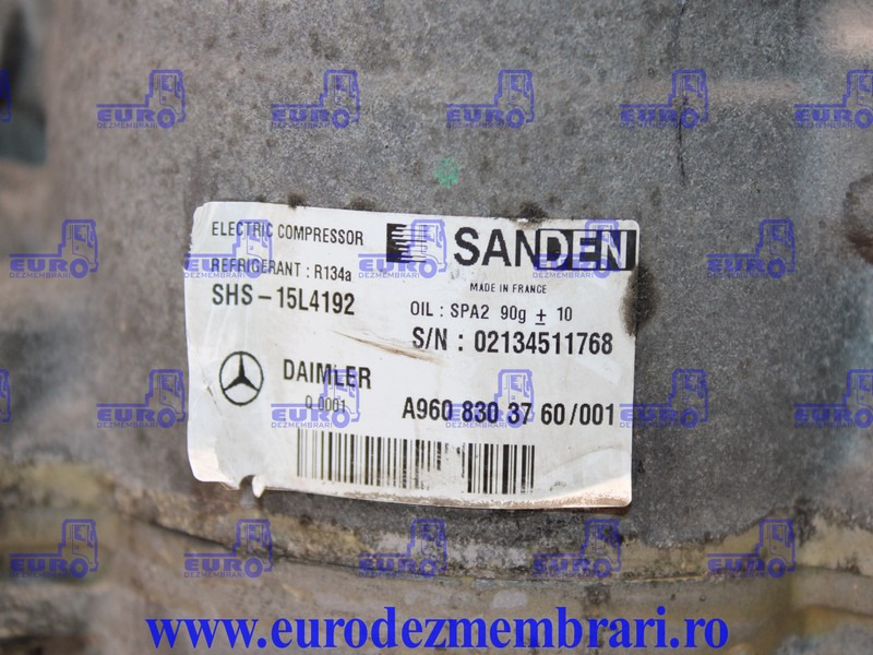 COMPRESOR CLIMA STATIONARE MERCEDES ACTROS MP4 A9608303760 - Compresor para Camión: foto 2 COMPRESOR CLIMA STATIONARE MERCEDES ACTROS MP4 A9608303760 - Compresor para Camión: foto 2