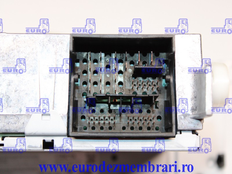 ELEMENT BORD UNITATE MULTIMEDIA AUS SCANIA SUPER 2906950, 2819280 - Salpicadero para Camión: foto 4 ELEMENT BORD UNITATE MULTIMEDIA AUS SCANIA SUPER 2906950, 2819280 - Salpicadero para Camión: foto 4