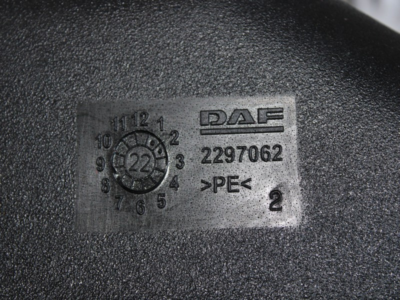 REZERVOR ADBLUE DAF XF XG 2297062 - Depósito de AdBlue para Camión: foto 3 REZERVOR ADBLUE DAF XF XG 2297062 - Depósito de AdBlue para Camión: foto 3