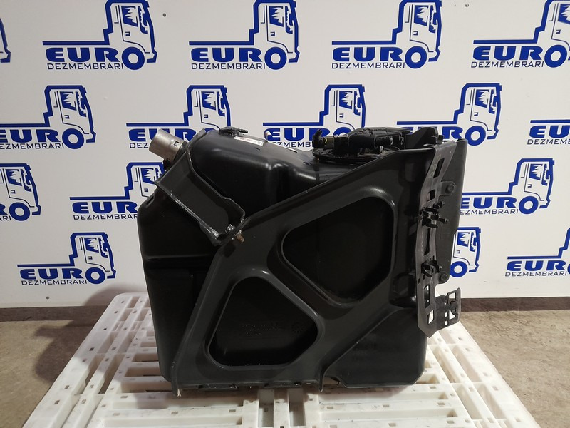 REZERVOR ADBLUE MERCEDES ACTROS MP4 A9604700815 - Depósito de AdBlue para Camión: foto 1 REZERVOR ADBLUE MERCEDES ACTROS MP4 A9604700815 - Depósito de AdBlue para Camión: foto 1