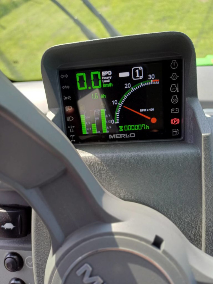 Merlo TF38.10 TT CS 136 - Manipulador telescópico: foto 5 Merlo TF38.10 TT CS 136 - Manipulador telescópico: foto 5