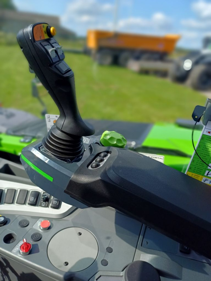 Merlo TF38.10 TT CS 136 - Manipulador telescópico: foto 2 Merlo TF38.10 TT CS 136 - Manipulador telescópico: foto 2