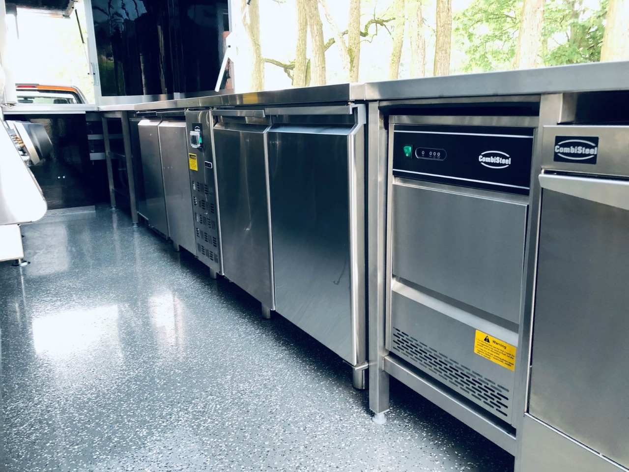 Remolque venta ambulante WARK COMFORT 6m: foto 16 Remolque venta ambulante WARK COMFORT 6m: foto 16