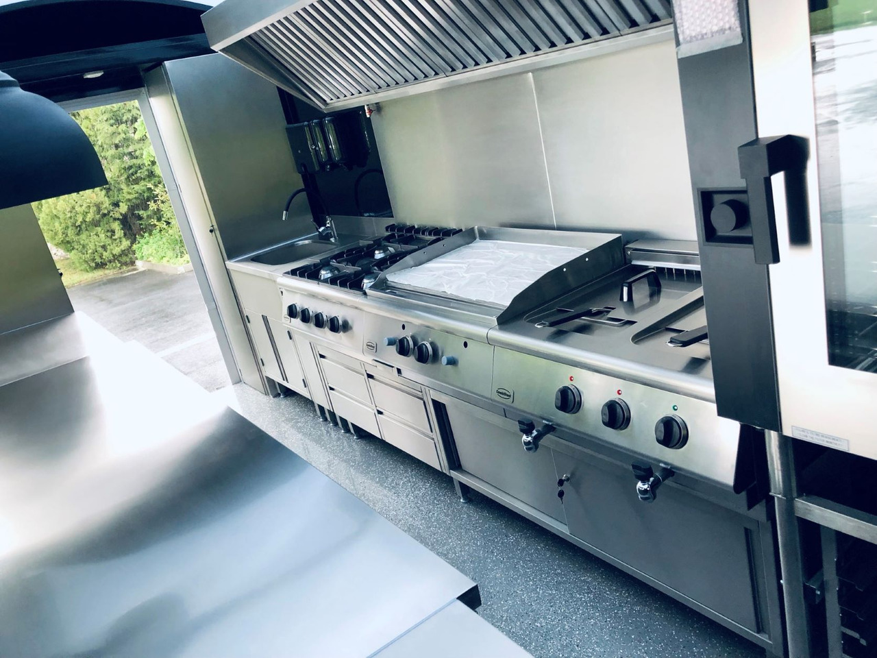 Remolque venta ambulante WARK COMFORT 6m: foto 14 Remolque venta ambulante WARK COMFORT 6m: foto 14