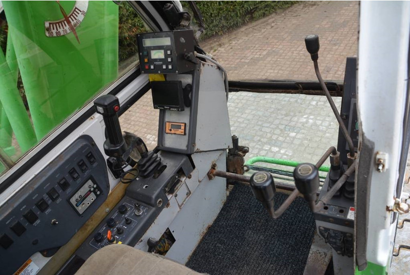 Grúa sobre orugas Kobelco BM 500: foto 9