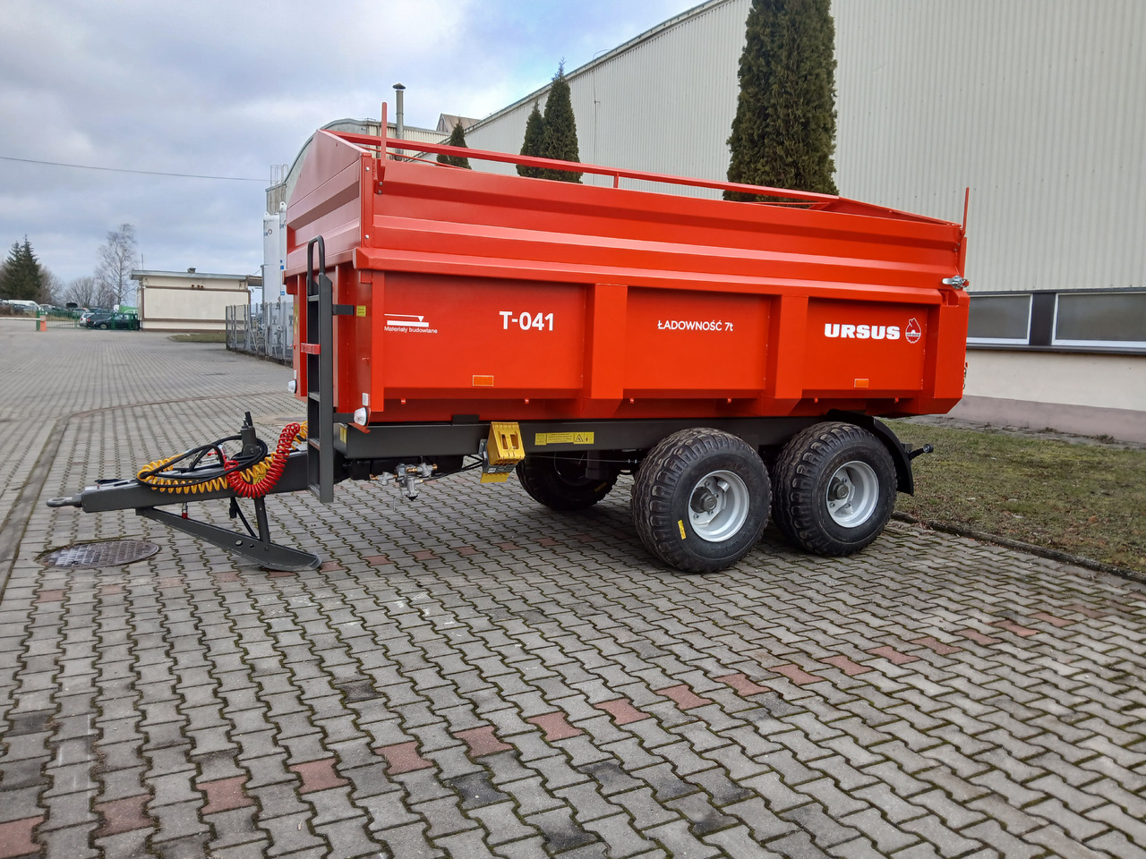 Ursus Przyczepa budowlana skorupa 7 t / Bauanhänger / строительный прицеп / Teiler - Remolque agrícola: foto 5 Ursus Przyczepa budowlana skorupa 7 t / Bauanhänger / строительный прицеп / Teiler - Remolque agrícola: foto 5