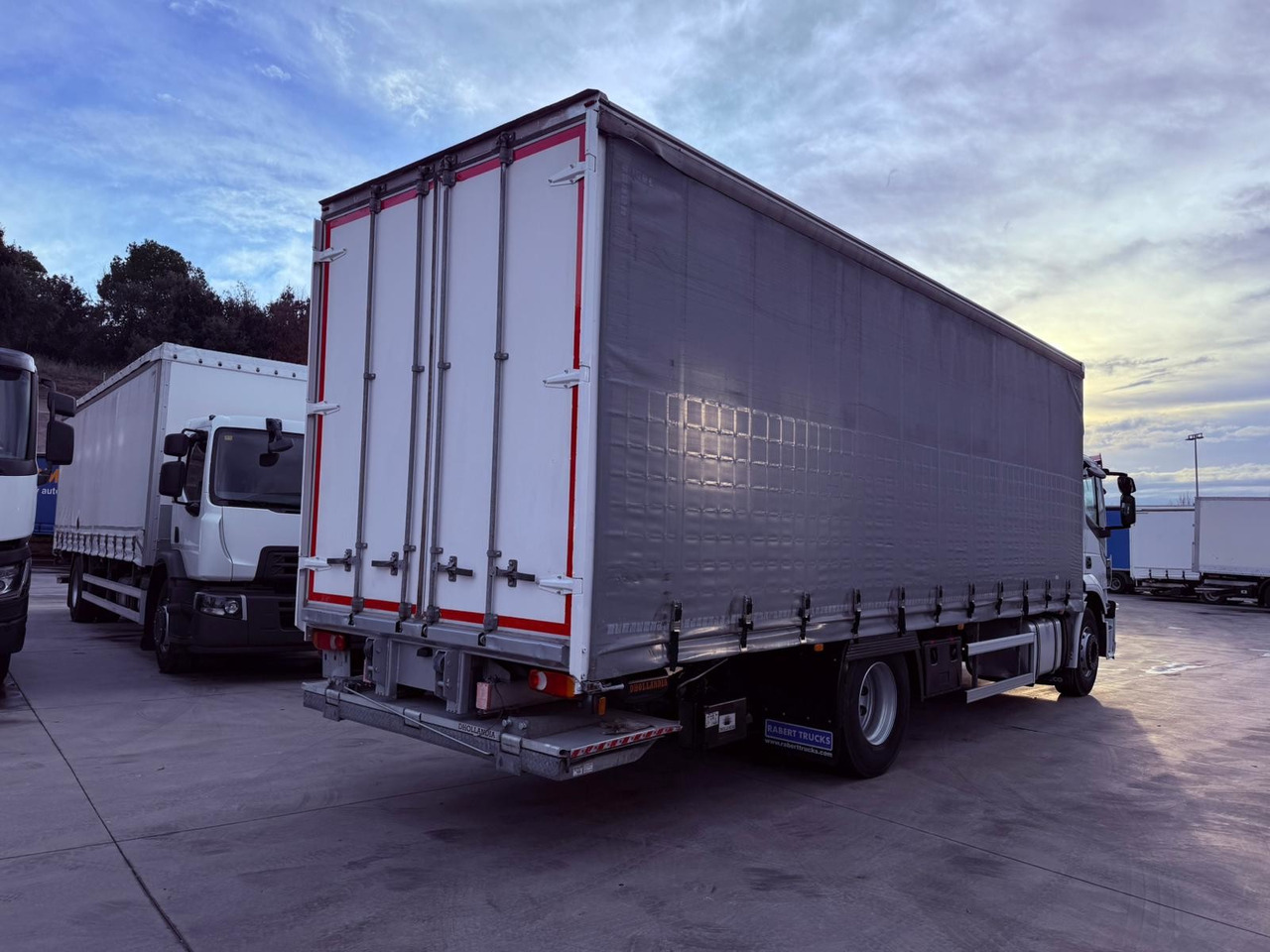 IVECO AD190S31P Stralis E6 (Tauliner) - Camión lona: foto 3 IVECO AD190S31P Stralis E6 (Tauliner) - Camión lona: foto 3