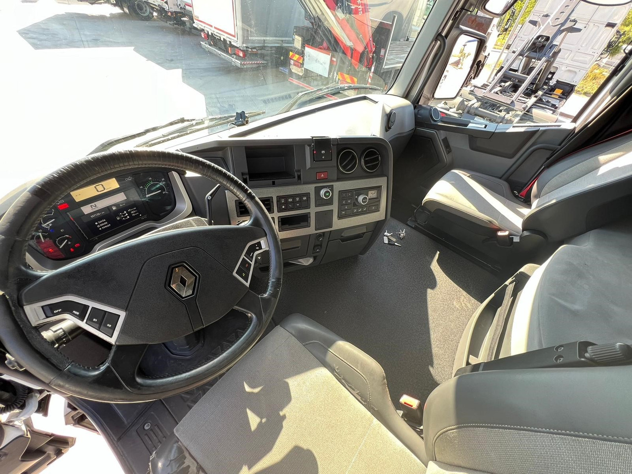 RENAULT T430 E6 (Tauliner) - Camión lona: foto 5 RENAULT T430 E6 (Tauliner) - Camión lona: foto 5