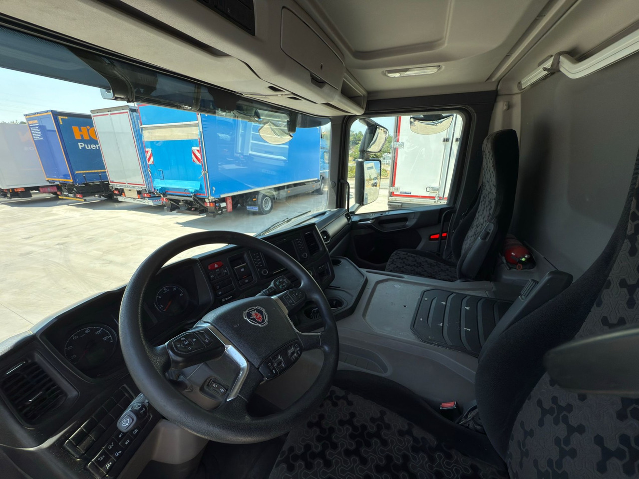 SCANIA P360 E6 (VAN) - Camión caja cerrada: foto 5 SCANIA P360 E6 (VAN) - Camión caja cerrada: foto 5