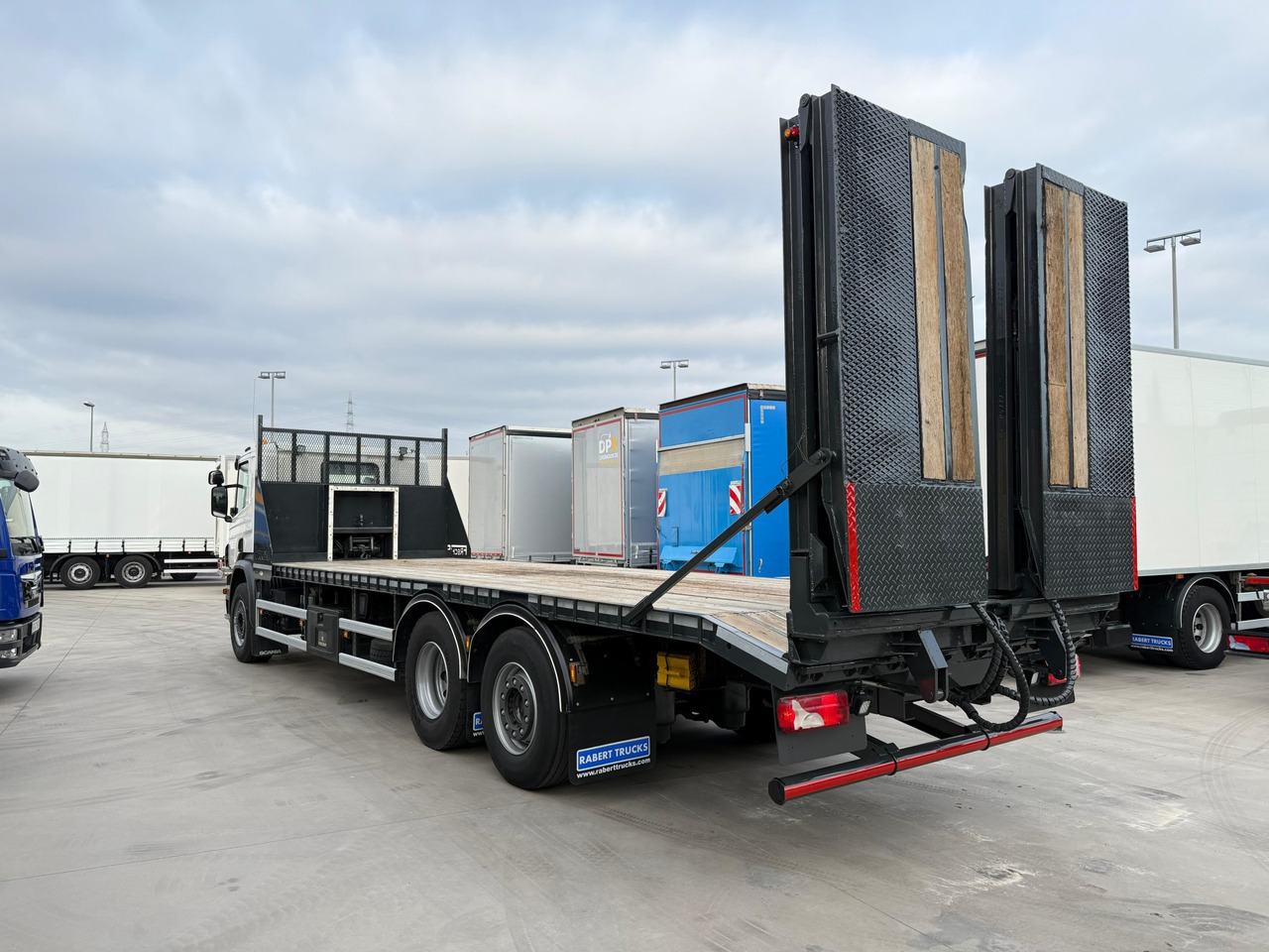 SCANIA P410 E6 (Machinery Carrier) - Camión portavehículos: foto 4 SCANIA P410 E6 (Machinery Carrier) - Camión portavehículos: foto 4