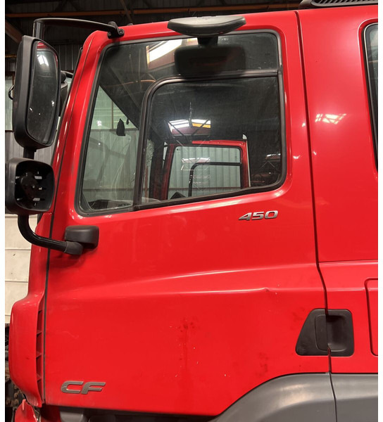 DAF CF - Puerta y piezas: foto 1 DAF CF - Puerta y piezas: foto 1