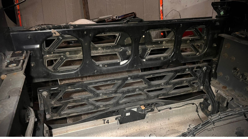 Renault - Parachoques: foto 2 Renault - Parachoques: foto 2