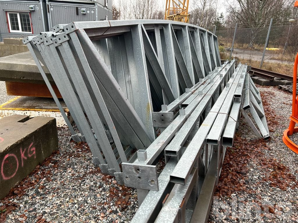 35 x 15m - Equipo de construcción: foto 1 35 x 15m - Equipo de construcción: foto 1