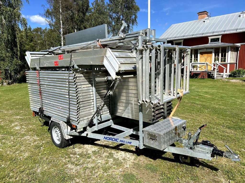 ALTRAD 2 x 9 meter + Trailer - Equipo de construcción: foto 2 ALTRAD 2 x 9 meter + Trailer - Equipo de construcción: foto 2
