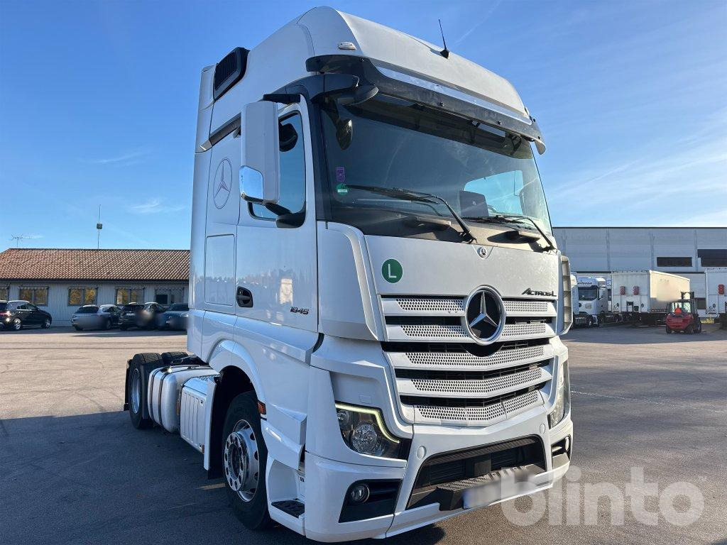 MERCEDES-BENZ L 1845 - Cabeza tractora: foto 3 MERCEDES-BENZ L 1845 - Cabeza tractora: foto 3